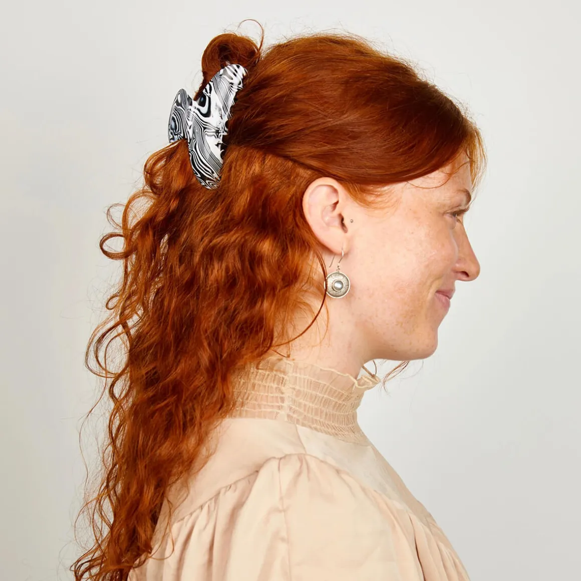 Baby Dolly Hair Claw in Black Marble by Chunks