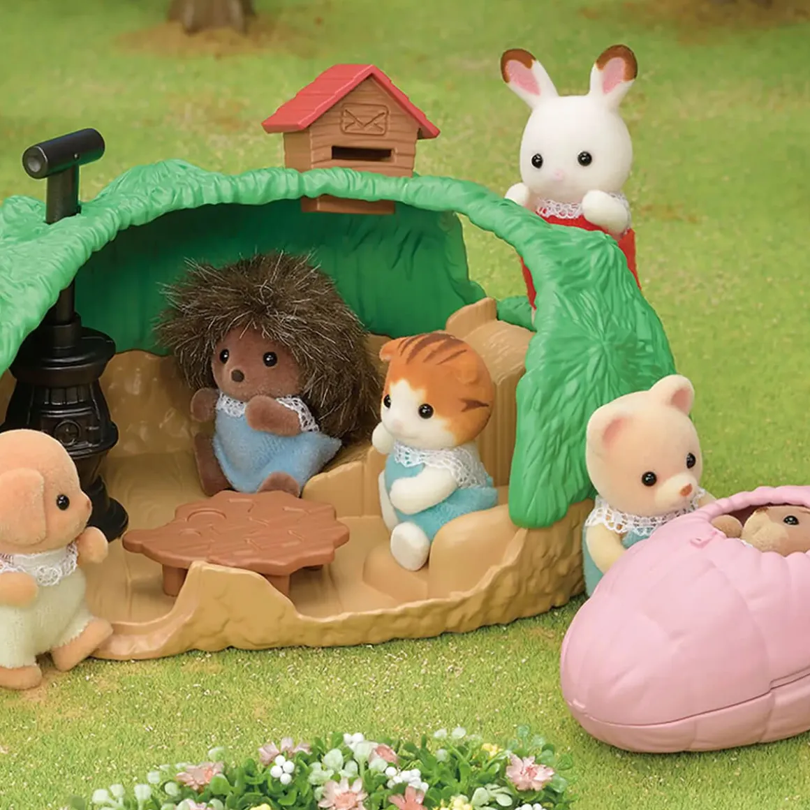 Baby Hedgehog Hideout by Sylvanian Families