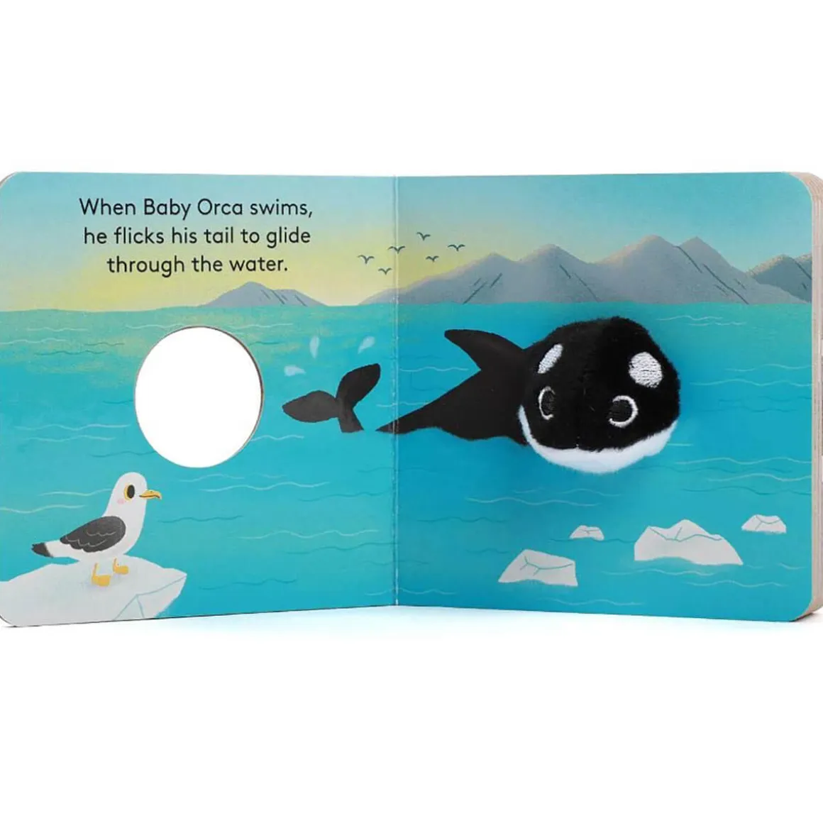Baby Orca: Finger Puppet Book by Yu-Hsuan Huang