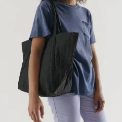 Cloud Bag in Black by Baggu
