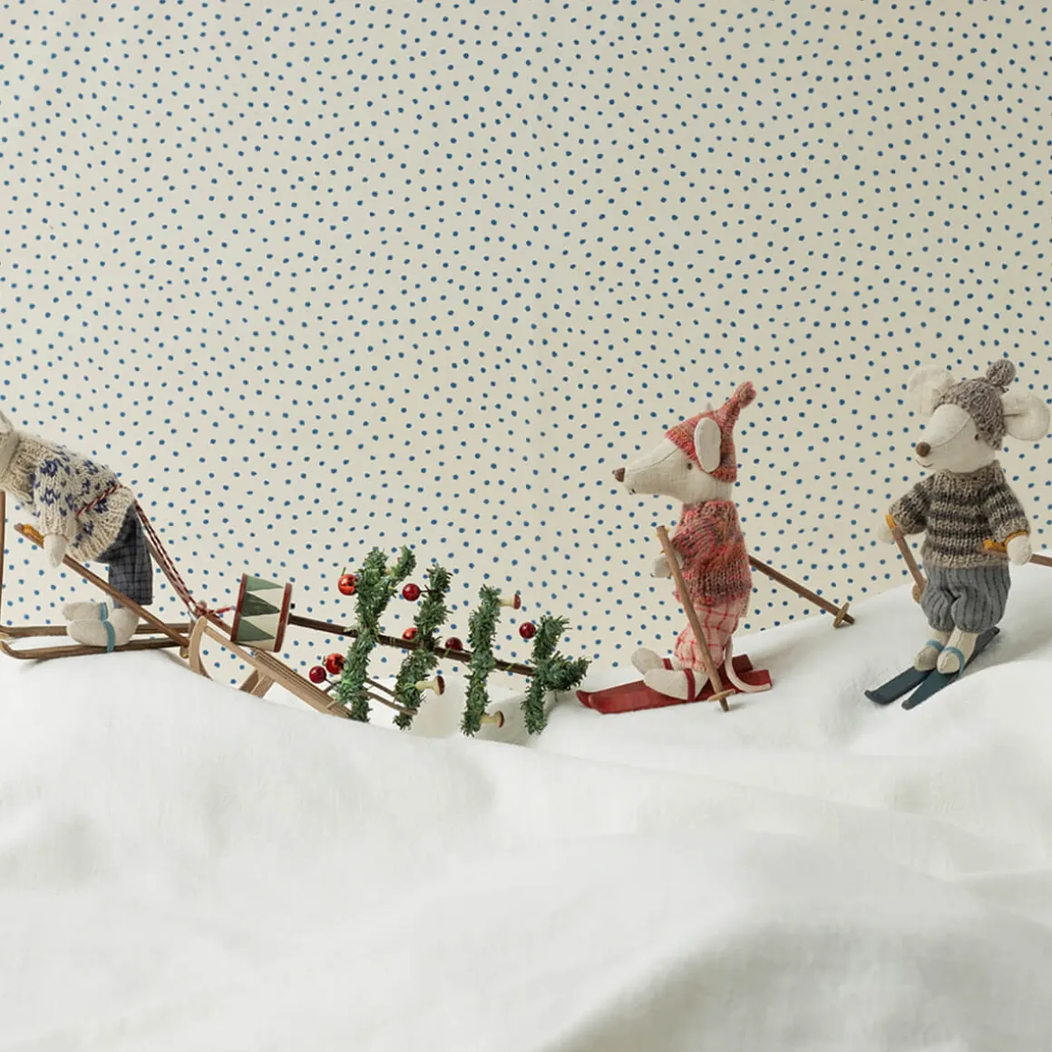 Dad Winter Mouse with Ski Set by Maileg