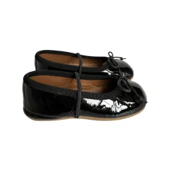Darlyn Patent Leather Ballet Slippers in Black by PèPè