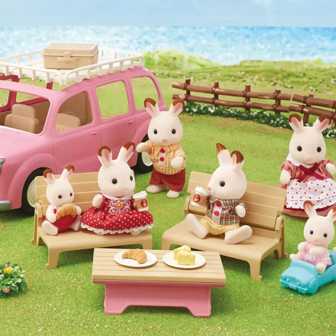 Family Picnic Van by Sylvanian Families