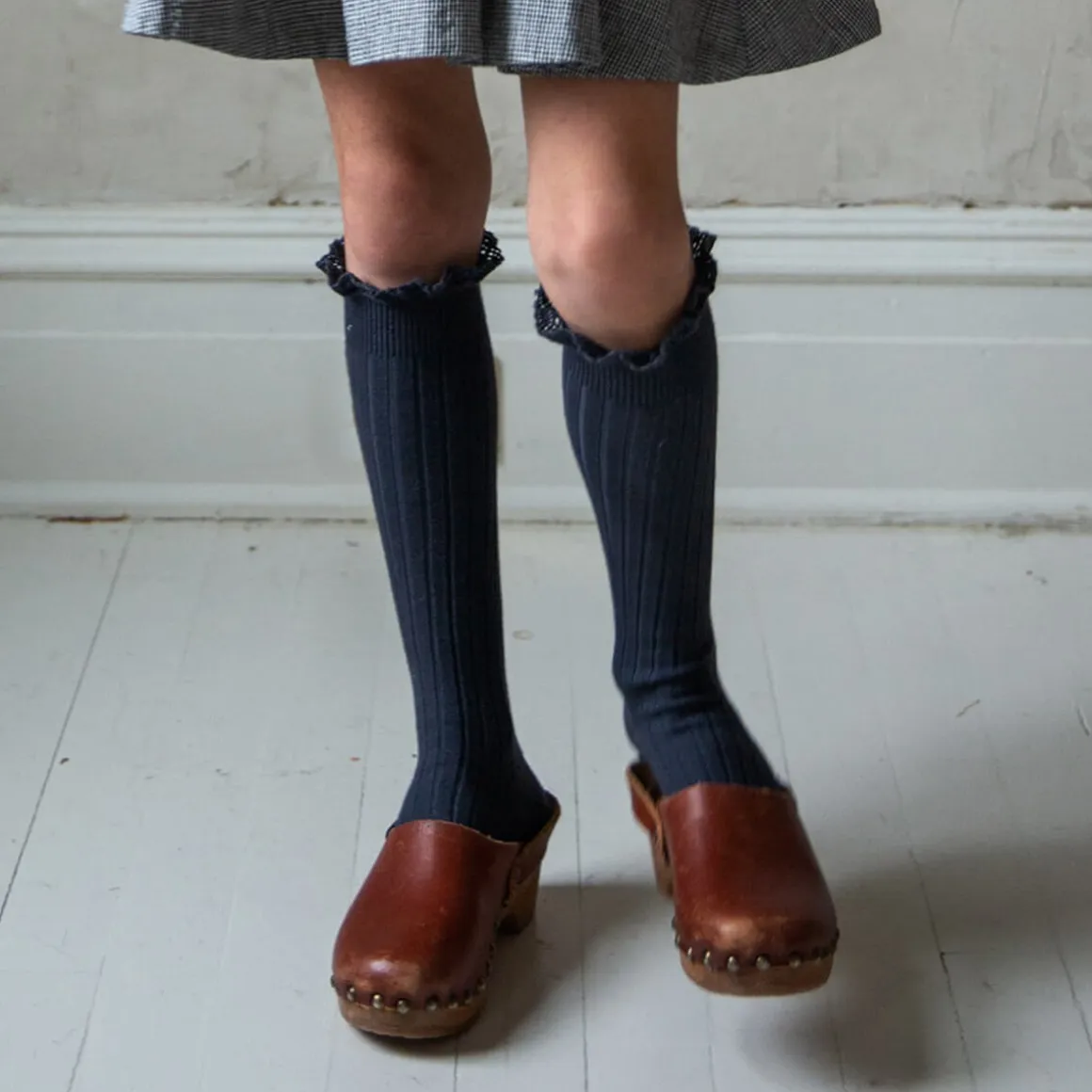 Josephine Lace Trim Ribbed Knee High Socks in Pierre de Volvic by Collegien