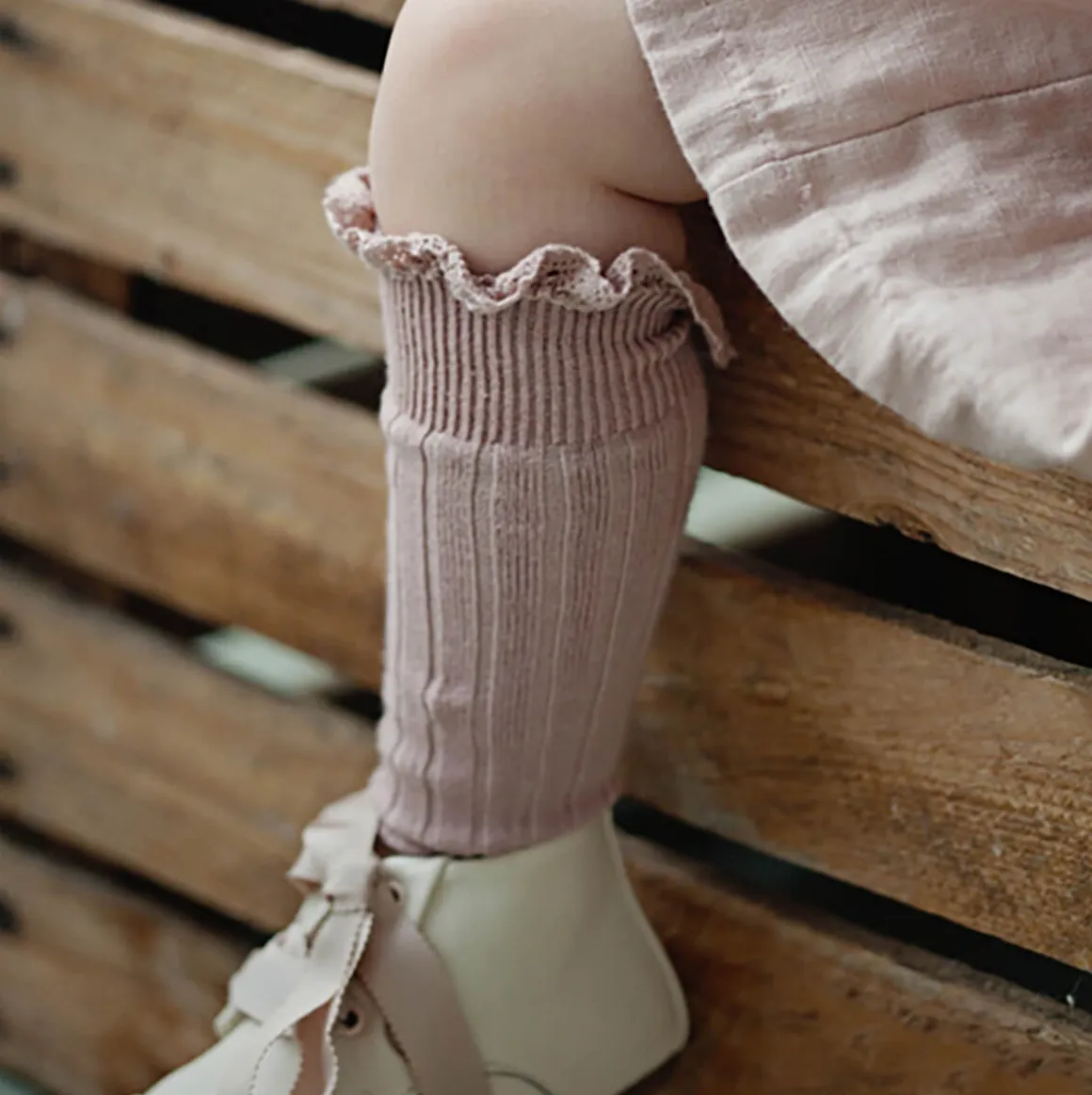 Josephine Lace Trim Ribbed Knee High Socks in Vieux Rose by Collegien