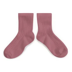 La Mini Ribbed Ankle Socks in Raisin Rose by Collegien