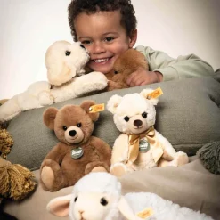 Lenny Labrador (23cm Recycled) by Steiff