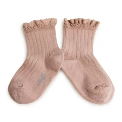 Lili Lace Trim Ribbed Ankle Socks in Vieux Rose by Collegien