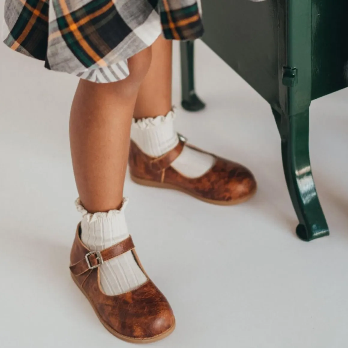 Lili Lace Trim Ribbed Ankle Socks in Doux Agneaux by Collegien