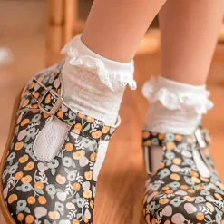 Marie-Antoinette Pointelle Ankle Socks in Blanc Neige by Collegien