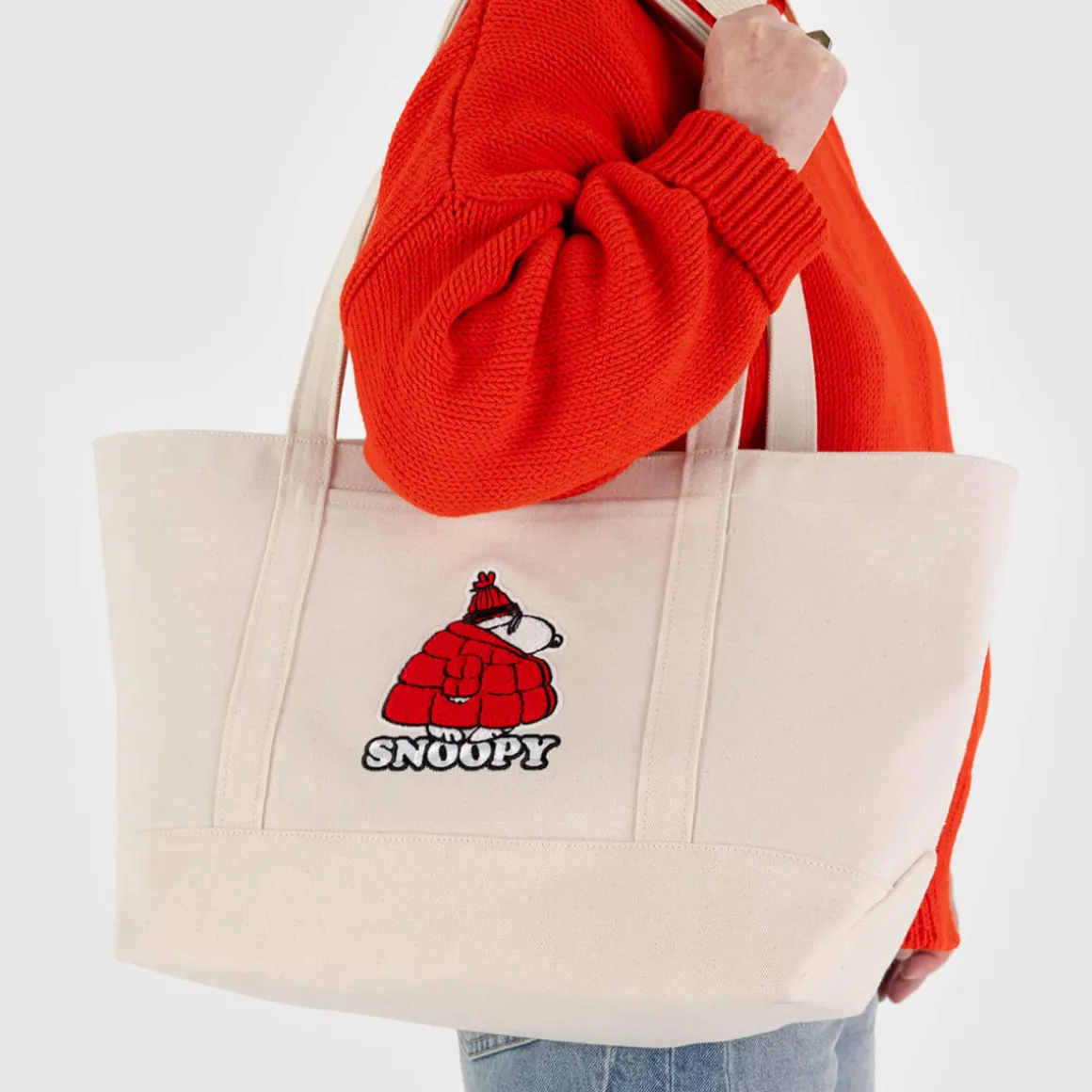Medium Heavyweight Canvas Tote in Snoopy by Baggu