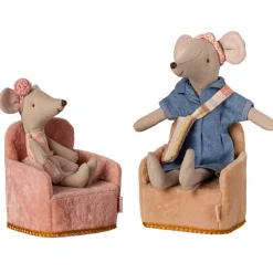 Mouse Chair in Powder by Maileg