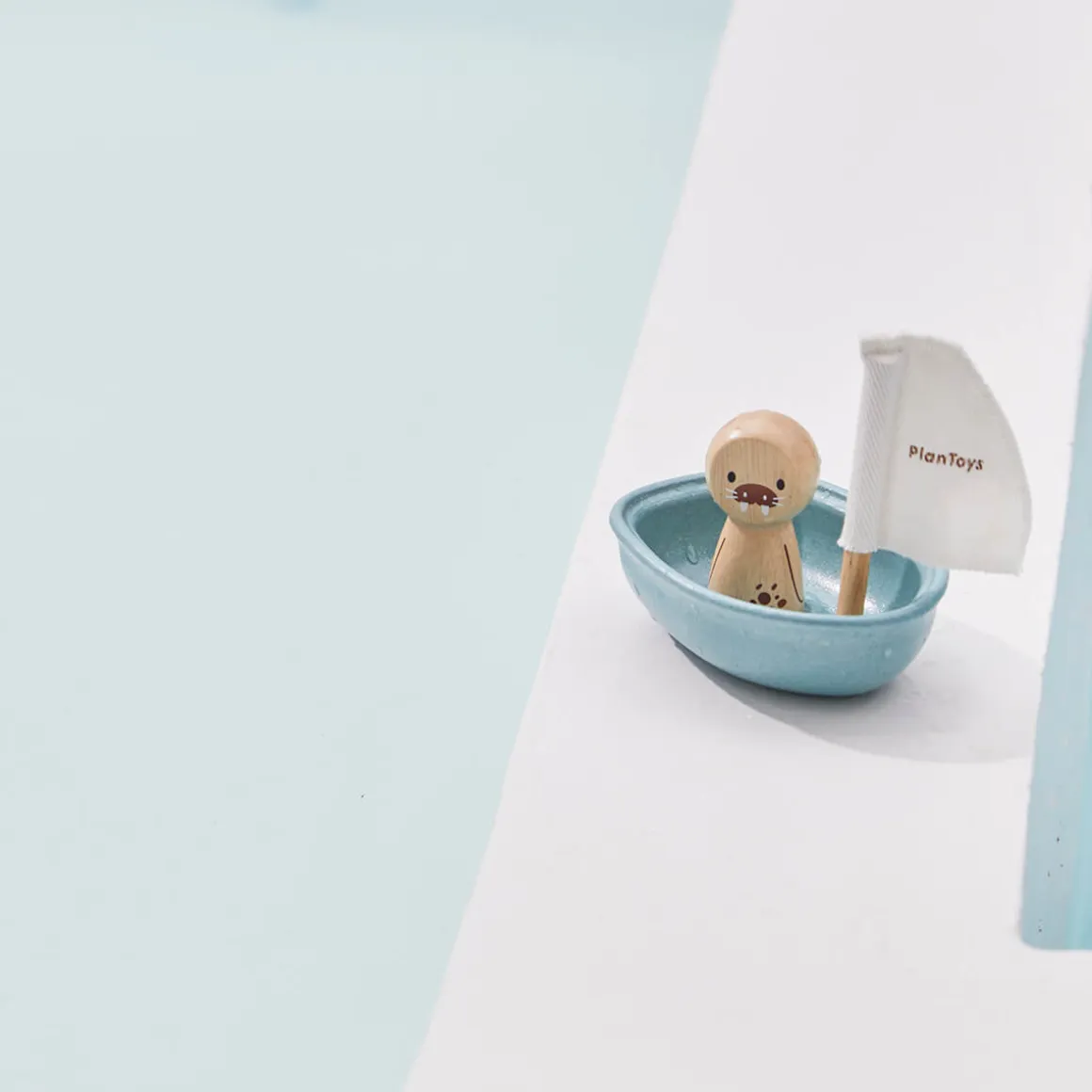 Sailing Boat with Walrus by PlanToys