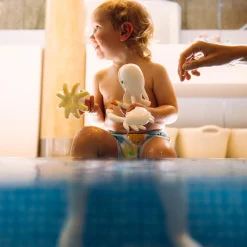 Sharon the Crab Bath Toy by Oli & Carol