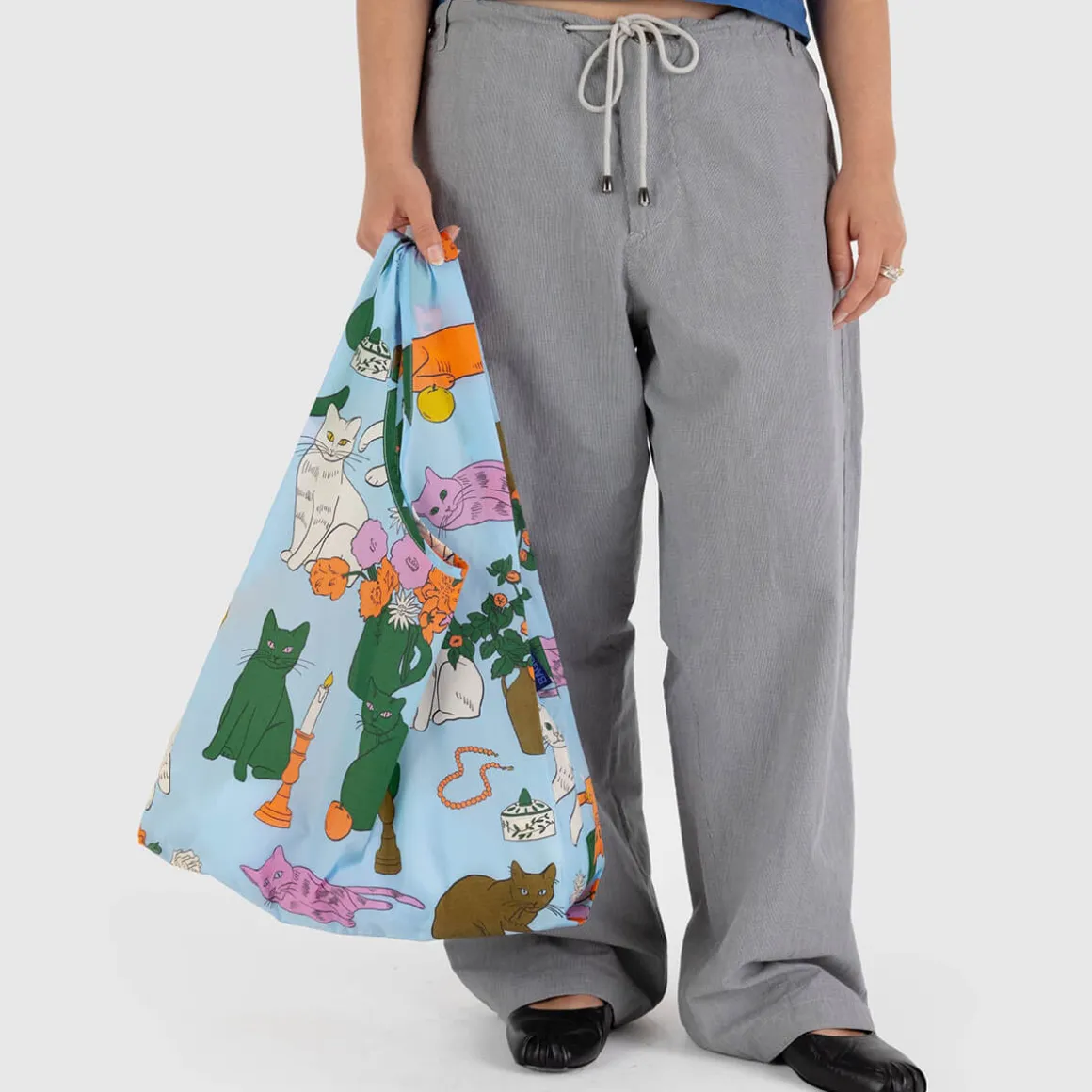 Standard Bag in Table Cats by Baggu