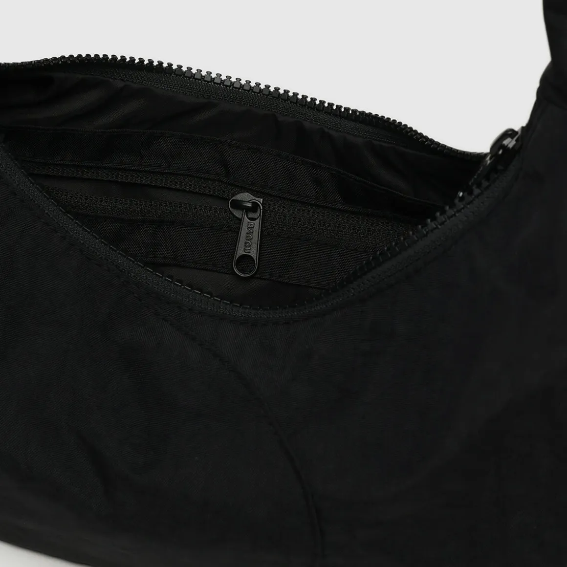 Swan Bag in Black by Baggu