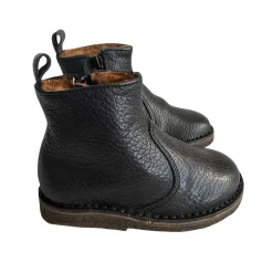 Tate Sheepskin Lined Ankle Boots in Black by PèPè