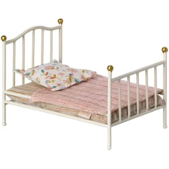 Vintage Mouse Bed in Off White with Pink Blanket by Maileg